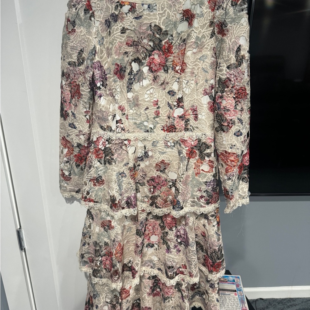 MARCHESA NOTE | Floral Lace Tiered Dress | long sleeves midi dress | size 6 - Picture 4 of 5
